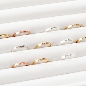 Anillo personalizado grabado - Anillo con nombre personalizado en oro laminado de 14k, delicado anillo apilable, anillo minimalista de oro y plata, regalo para ella, RNG imagen 7