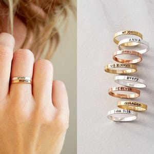 Anillo personalizado grabado - Anillo con nombre personalizado en oro laminado de 14k, delicado anillo apilable, anillo minimalista de oro y plata, regalo para ella, RNG imagen 3