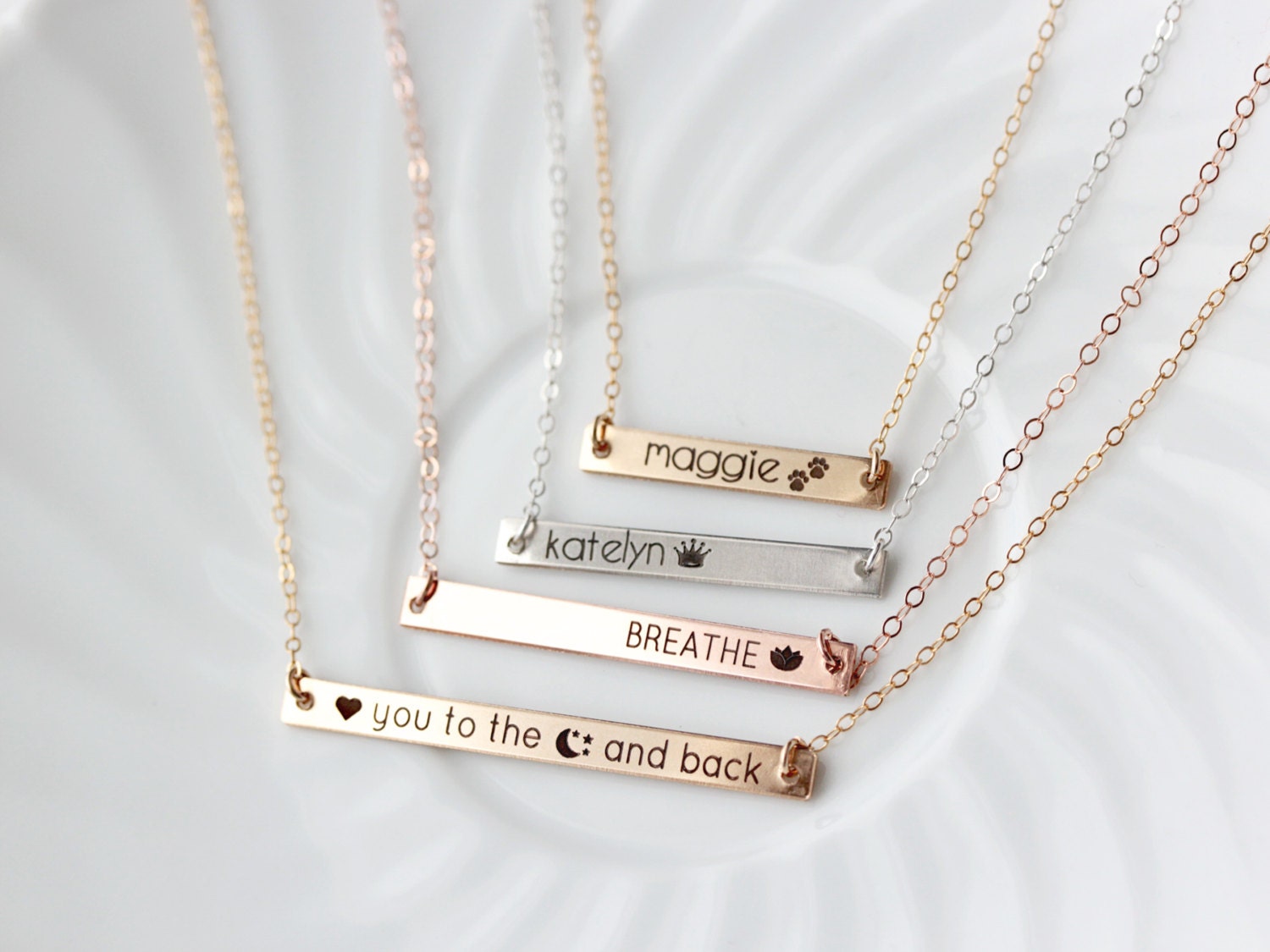 excellent.c Customized Couple Necklace Personalized Engraved Bar Necklace with Name & Date