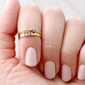 Anillo personalizado grabado - Anillo con nombre personalizado en oro laminado de 14k, delicado anillo apilable, anillo minimalista de oro y plata, regalo para ella, RNG imagen 5
