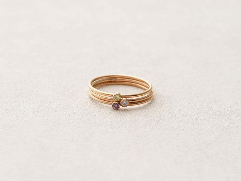 Bague à empiler avec pierres de naissance - Bague avec pierres précieuses personnalisées en or 14 carats, bague en argent délicate, cadeau de bijoux de pierre de naissance personnalisés pour elle, bague RNG image 8