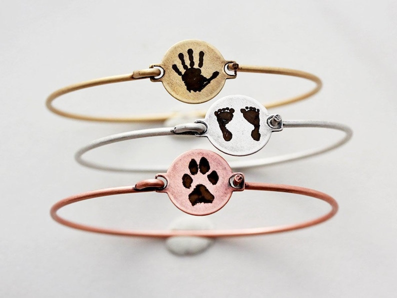 Personalized Pet Gift Paw Print Bracelet / Paw Print Jewelry / Dog Memorial Jewelry / Dog Mom Bracelet / Engraved Paw Print / Dog Paw ZUNO Bild 4