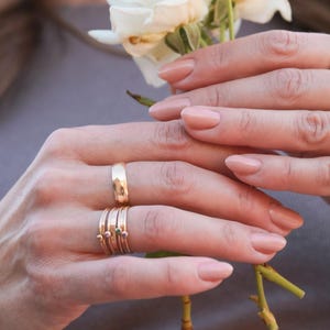 14k Gold Filled Rings - Certified Gold Stacking Rings, Dainty Ring, Birthstone Textured Bands, Promise Rings, Ring Stack, Gift for Her RNG imagem 8