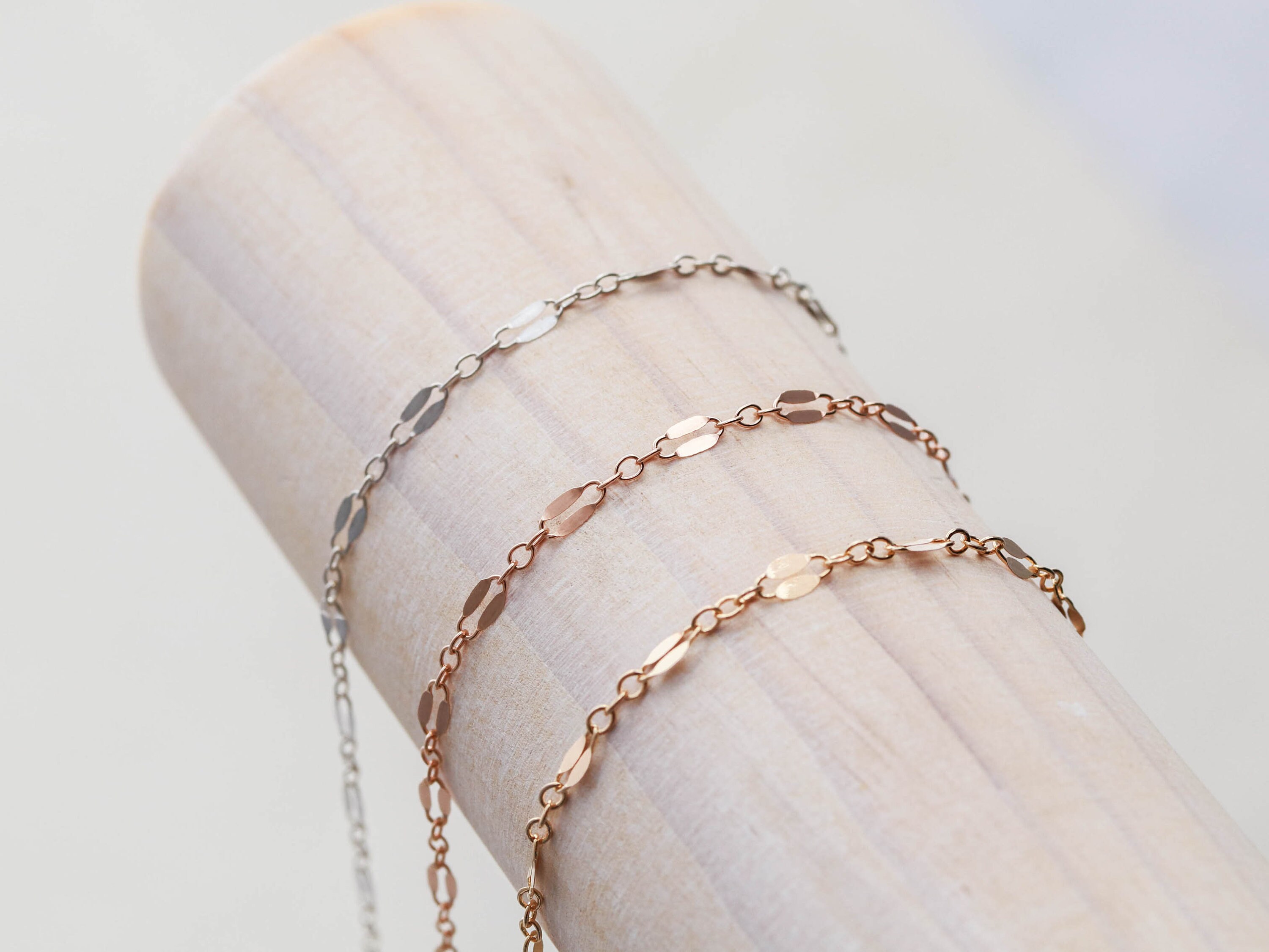 ブレスレット LAZY DAWN layered chain bracelet Lace Chain Bracelet • Layering Bracelet • 14k Gold Filled