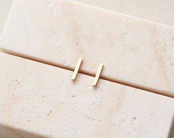 Pendientes de barra fina - Pendientes minimalistas atemporales, pendientes hipoalergénicos, diseño clásico, joyería anti-deslustre, pendientes básicos, barra LUMA