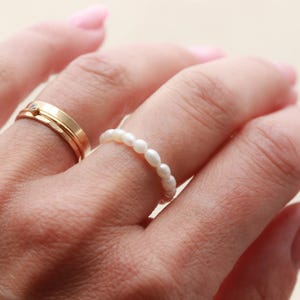 Freshwater Pearl Ring, Dainty Beaded Stretch Ring, Pearl Jewelry, Adjustable Stackable Ring, Minimalist Jewelry Gift for Her, Pearl Ring RNG