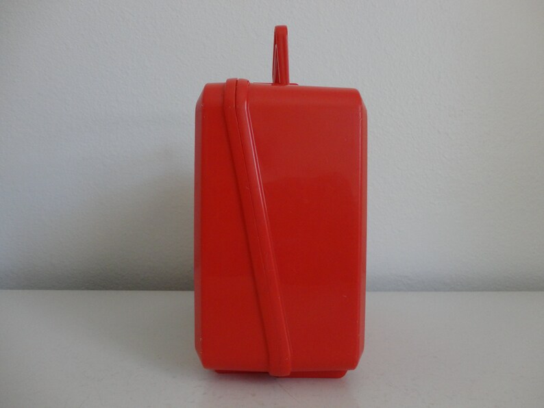 VINTAGE 80s red plastic ALADDIN LUNCHBOX lazer tag c 1986 Worlds of Wonder, Inc. 1980s 80s memorabilia missing thermos as found image 3