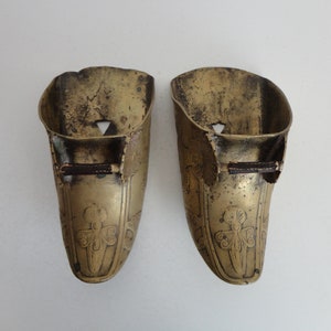 VINTAGE Spanish conquistador style BRASS tone metal STIRRUPS - brass slipper shoe wall pockets - pair of rustic worn stirrups - as found
