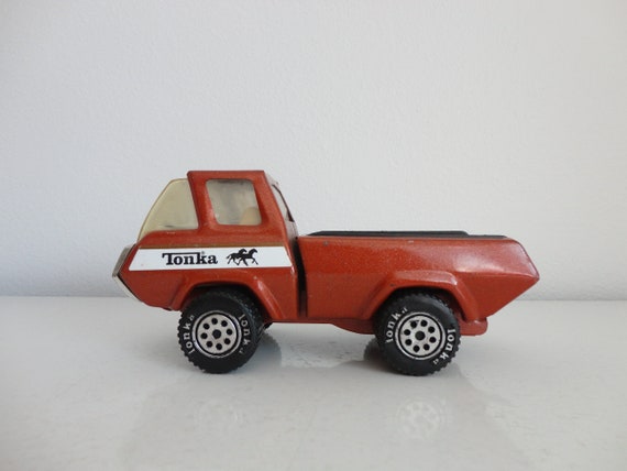 Vintage Pink Tonka Metal and Plastic Pick Up Truck 70s