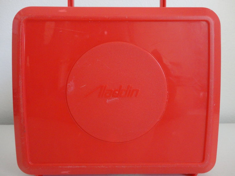 VINTAGE 80s red plastic ALADDIN LUNCHBOX lazer tag c 1986 Worlds of Wonder, Inc. 1980s 80s memorabilia missing thermos as found image 4