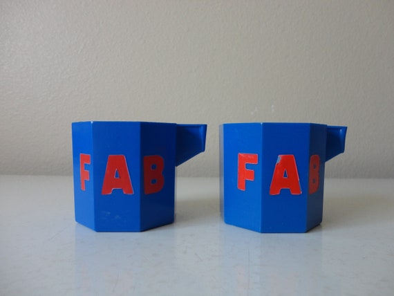 VINTAGE Pair of FAB Laundry Soap Measuring CUPS 1960s Fab Laundry Soap 1 Cup  Plastic Measuring Cup Fab Advertising Cup Hard to Find 