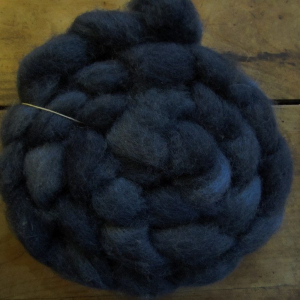 A Midnight Meeting - 4oz - 114g - Carded Perendale Roving