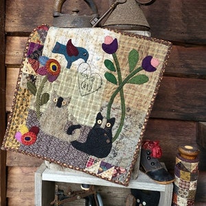 PDF herunterladbare Muster Prim Whimsical Scrappy Mini Quilt Wandbehang ~ Love Cats von Marian Edwards