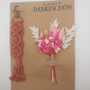 Dankeschön Geschenk – Persönliche Karte zum Danke sagen - Liebevolles Dankeschön – Handgemachte Dankeskarte mit Schlüsselanhänger- Makramee