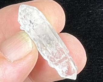 Double Terminated Quartz Crystal DTXTL2011 Find The Strength, Individuality And Independence That You Need To Succeed Outside Of The Group