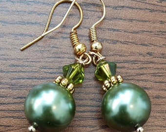 Olive Green Earrings in Gold, Olive Pearl Earrings, Green Earrings, Gifts for Her, Pearl Earrings, Pearl Jewelry, Glass Earrings