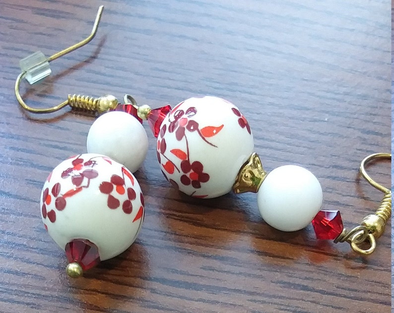 Red daisy earrings, white ceramic daisy bead earrings, ceramic earrings, daisy earrings, 16mm round beads image 2