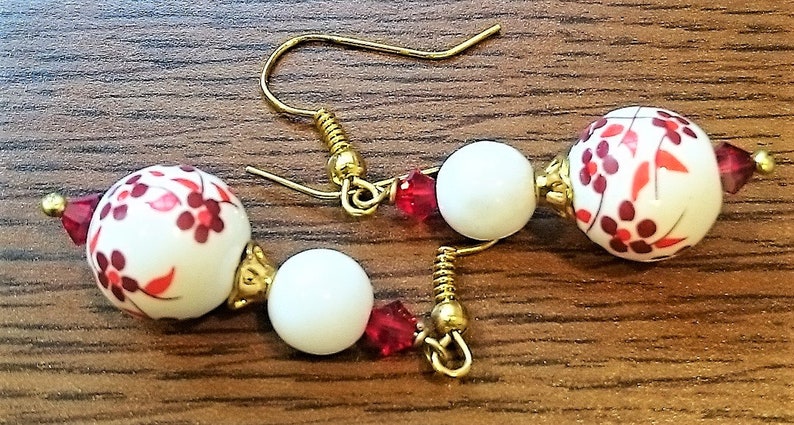 Red daisy earrings, white ceramic daisy bead earrings, ceramic earrings, daisy earrings, 16mm round beads image 3