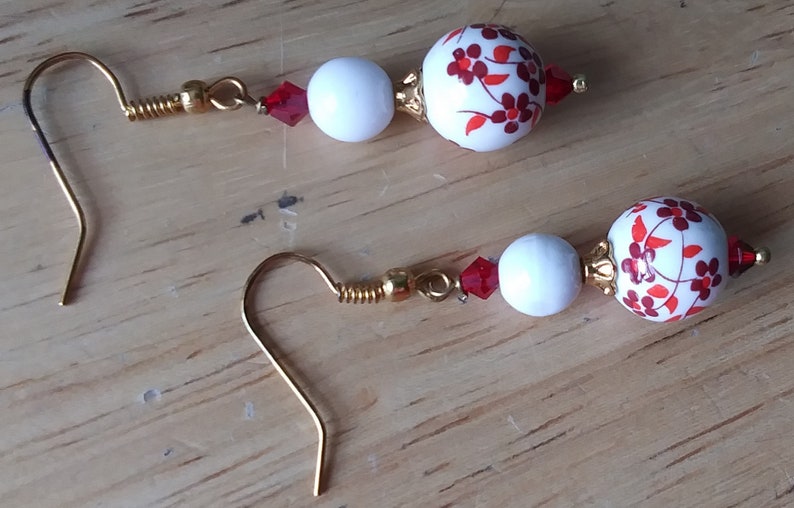 Red daisy earrings, white ceramic daisy bead earrings, ceramic earrings, daisy earrings, 16mm round beads image 5
