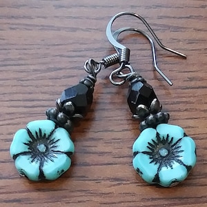 Czech Glass Earrings, Flower Earrings, Turquoise Earrings, Bohemian Earrings, Drop Earrings, Gifts for Her, Boho Earrings, Hawaiian Beads,
