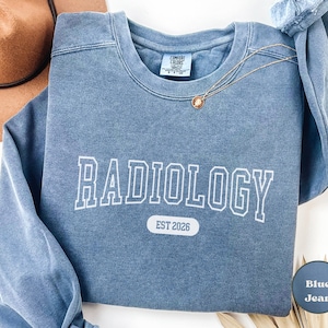 Felpa con cappuccio Comfort Colors® Radiology personalizzata con anno di fondazione, regalo di laurea per tecnico radioterapista, maglione medico per tecnico di radiologia, risonanza magnetica e tomografia computerizzata
