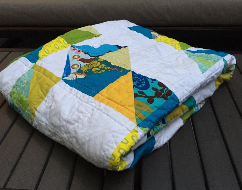 Modern HST Triangle Quilt