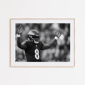 Lamar Jackson Poster, Fan Poster, NFL, schwarzweiße Wandkunst, Sport Poster, Fotografie, American Football Geschenk, Sport Decor