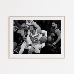 Jalen Brunson Poster, The Big Fundamental,Black and White Wall Art,Vintage Wall Art,Photograph Prints, Basketball Gift, NBA Fans, Sport Gift