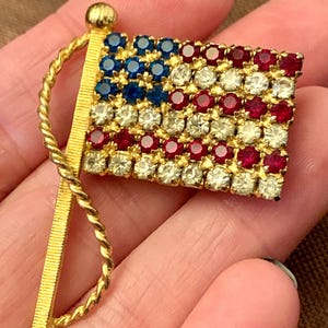Broche ronde vntage en or avec strass blancs brllants pour femme