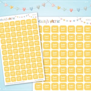 Può includere: Un foglio di adesivi gialli con la scritta "Day Shift" stampata su ogni adesivo. Ci sono 100 adesivi sul foglio.