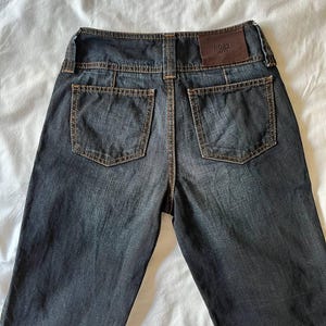 Boss W26/L30 vintage women&#39;s flared low rise dark wash Y2K jeans #154