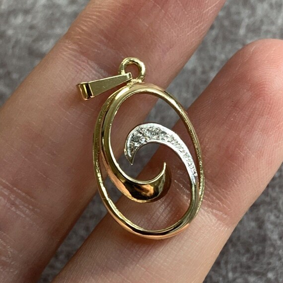 Ornate 9k yellow gold - Gem