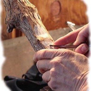 Escoba de corazón tallada con tallado del espíritu del árbol | Etsy