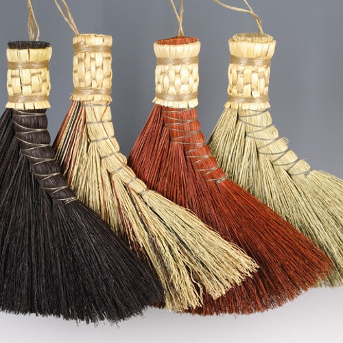 Handgefertigter Besen Aus Broomcorn – Traditioneller Feuerplatzbesen, Für Drinnen & Draußen