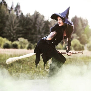 Cobweb Broom - Besom - Broomstick - Ceiling Broom - Only Available In Natural Color - Cobb Broom - Witch Broom - Corner Besom