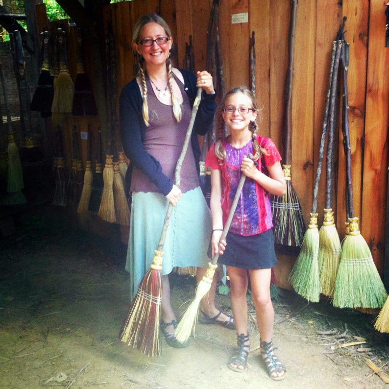 Kitchen Broom Eco Friendly Sweep Urban Homesteading Tool Minimalist Cleaning Supplies image 10