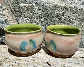 Tea Bowls in Soft Rose and Green, Set of 2 Yunomi