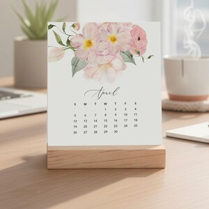 Flirty Florals Desk Calendar With Wood Stand | 2026-2027 Choose Your Start Month | Mother's Day Gift | Office Decor - NO TARIFFS Bild 6