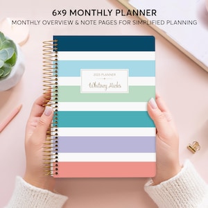 AGENDA MENSUEL | 2025 2026 pas d&#39;affichage hebdomadaire | choisissez votre mois de début | Onglets mensuels du calendrier 12 mois personnalisés | Grandes rayures colorées