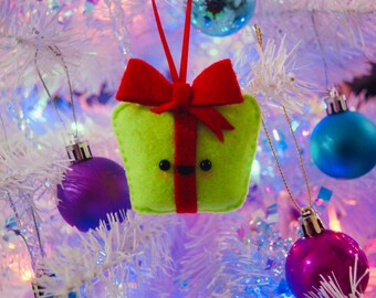 Present hanging ornament - gift Christmas winter cute felt love relationship family friends