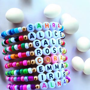 Custom Squad Bracelets – Personalized Name Gifts for Bulk Party Favors & Team Trips