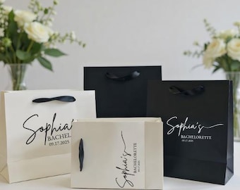 Personalized Bridesmaid Gift Bag - Elegant Gift Bag - Black and White Gift Bag - Wedding Gift Bag - Bridal Party Gift Bags - gifts for her