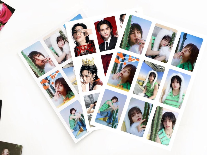 K&ouml;nnte beinhalten: Ein Set mit 12 Foto-Karten mit verschiedenen Bildern von Personen mit unterschiedlichen Frisuren und Kleidung. Die Karten sind auf wei&szlig;em Papier gedruckt und haben eine gl&auml;nzende Oberfl&auml;che.
