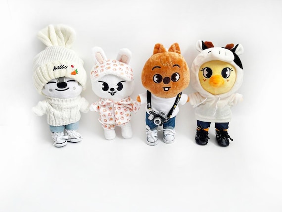 どんどん　SKZOO PLUSH OUTFIT Skzoo Plush Clothing Set With Boots Jeans and Camera