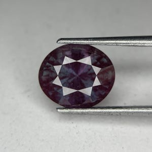 Alejandrita de laboratorio de 3,6 quilates con cambio de color (Czochralski), talla ovalada, 10,5 x 8,4 mm