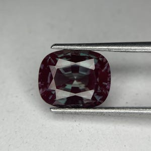 4 Ctw Lab Alexandrite Color Change (Czochralski) Cushion Cut, 9.4 x 8.8 (mm)