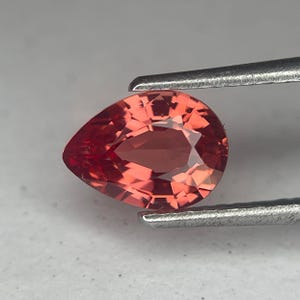 1.28 Ctw Lab Padparascha Pink Sapphire (Czochralski) Pear Shape, 8 x 6 (mm)