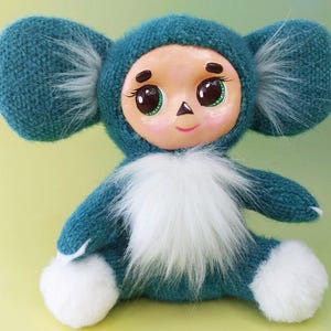 Handmade Cheburashka Plush Toy – Soft Knit Stuffed Animal – Cute Kawaii Gift – Collectible Character Doll – Green Furry Toy for Kids