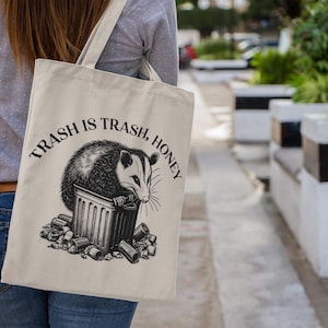 Design de Lixo é Lixo|SVG de Lixo|SVG de Tatu|Design de Camisa Engraçada|SVG de Animal|Design Petty|Design de Camisa de Animal|Design de Camisa Divertida|Presente|Presente Divertido