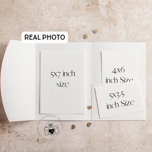 Maquete de suíte de casamento Maquete de suíte de casamento Convite RSVP Cartão 5x7, 4x6, 5x3,5 polegadas flat lay Maquete de casamento em branco PSD Photoshop Smartpea